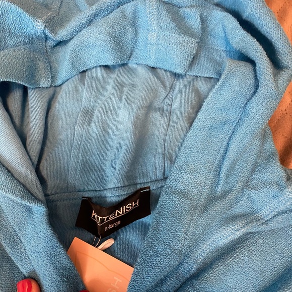 Kittenish Cropped Hoodie - Picture 2 of 3